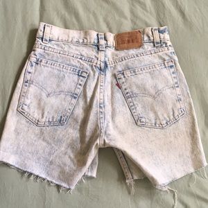 Levi’s mom jean cutoffs